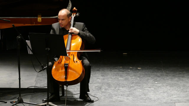 Elio al Teatro Menotti
