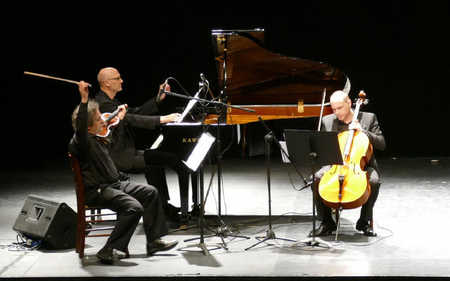 Elio al Teatro Menotti