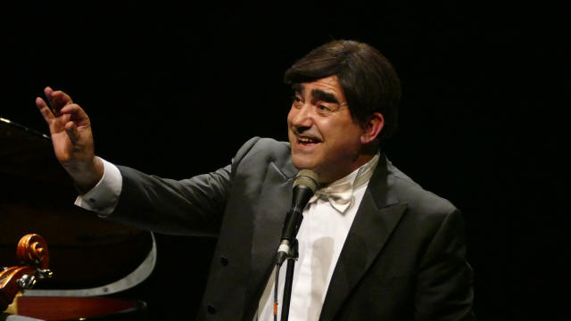 Elio al Teatro Menotti