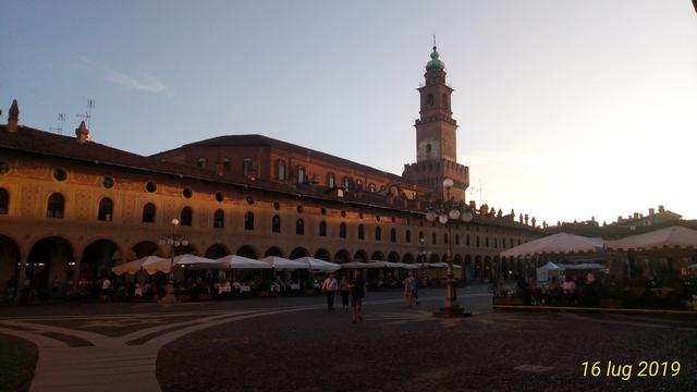 Cristicchi Castello Vigevano Petitto