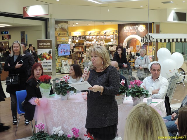 Bambini Passerella Ipercoop Ducale