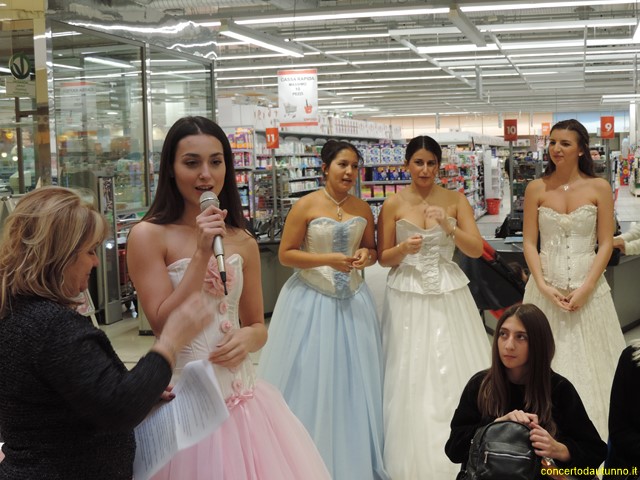 Bambini Passerella Ipercoop Ducale