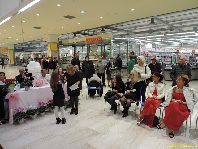 Bambini Passerella Ipercoop Ducale