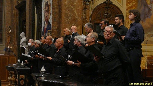 AMADEUS Coro Trecate