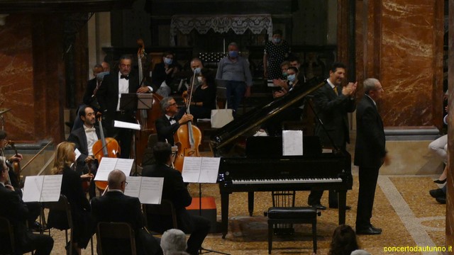 AMADEUS Coro Trecate