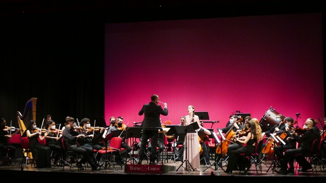 Magenta Totem Orchestra Vivaldi Micol Costa