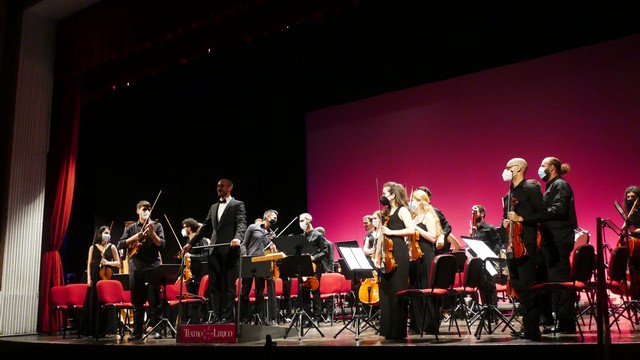 Magenta Totem Orchestra Vivaldi Micol Costa