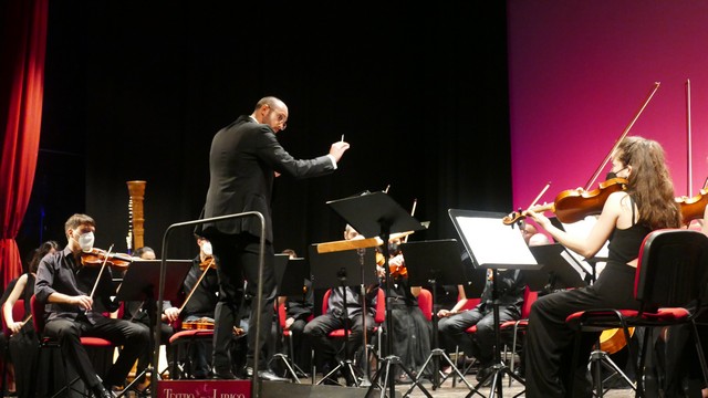 Magenta Totem Orchestra Vivaldi Micol Costa