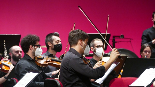 Magenta Totem Orchestra Vivaldi Micol Costa
