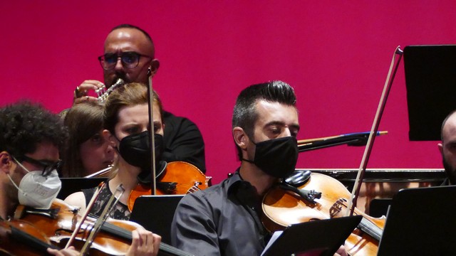 Magenta Totem Orchestra Vivaldi Micol Costa
