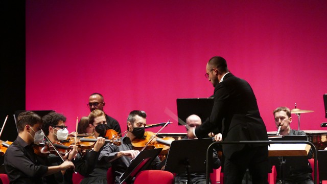 Magenta Totem Orchestra Vivaldi Micol Costa