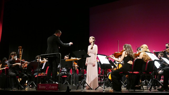 Magenta Totem Orchestra Vivaldi Micol Costa