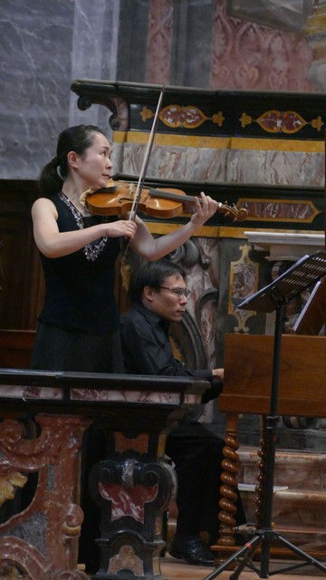 violinista Ayako Matsunaga e il clavicembalista Takashi Watanabe