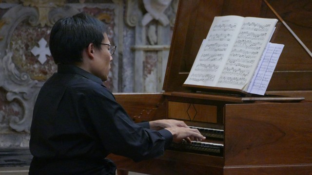 violinista Ayako Matsunaga e il clavicembalista Takashi Watanabe