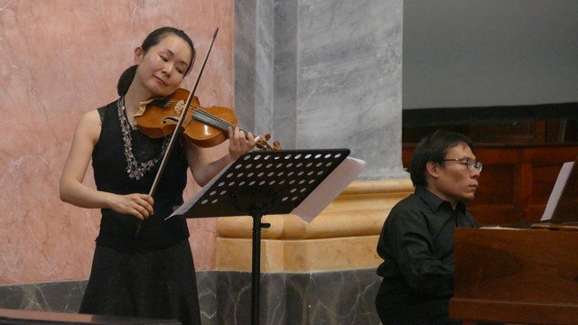 violinista Ayako Matsunaga e il clavicembalista Takashi Watanabe
