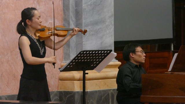 violinista Ayako Matsunaga e il clavicembalista Takashi Watanabe