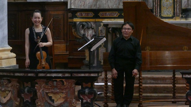 violinista Ayako Matsunaga e il clavicembalista Takashi Watanabe