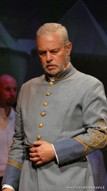 Magenta Lisca Trovatore Kovalchuk