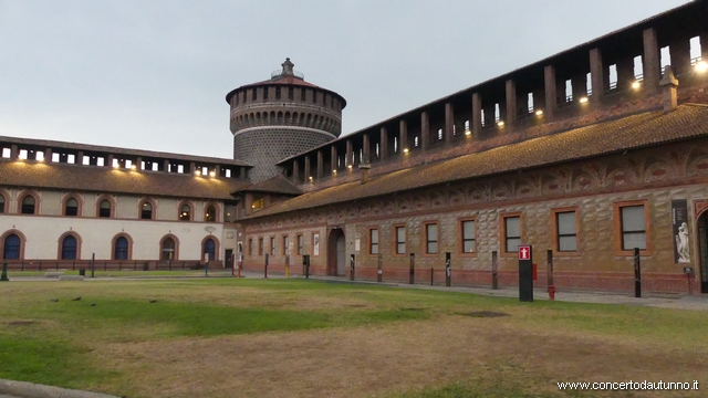 Milano Castello Civica Fiati 3 BTG Carabinieri