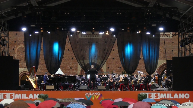 Milano Castello Civica Fiati 3 BTG Carabinieri