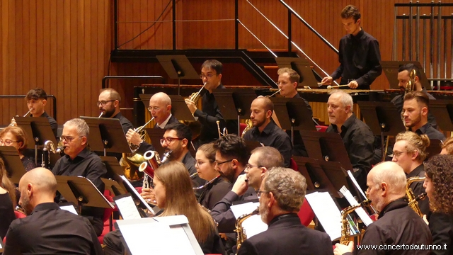 vox aurae wind ensemble
