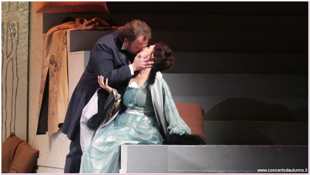 Teatro Coccia Traviata