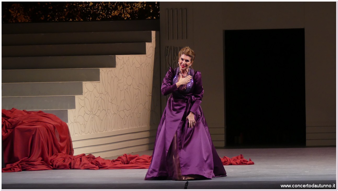 Teatro Coccia Traviata