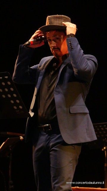 Michelangelo NARI canta AZNAVOUR