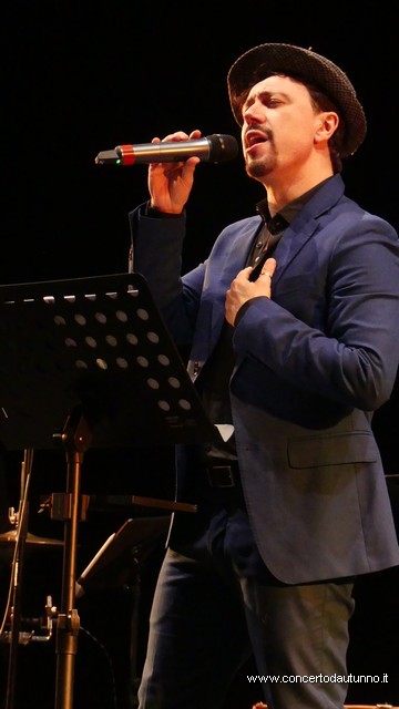 Michelangelo NARI canta AZNAVOUR