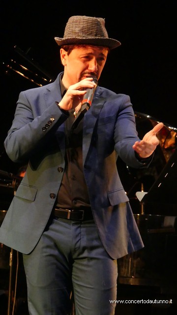 Michelangelo NARI canta AZNAVOUR