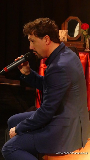 Michelangelo NARI canta AZNAVOUR