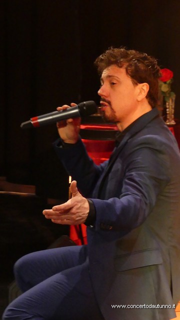 Michelangelo NARI canta AZNAVOUR