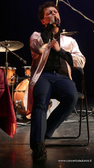 Michelangelo NARI canta AZNAVOUR