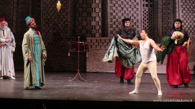 Italiana in Algeri Teatro Coccia